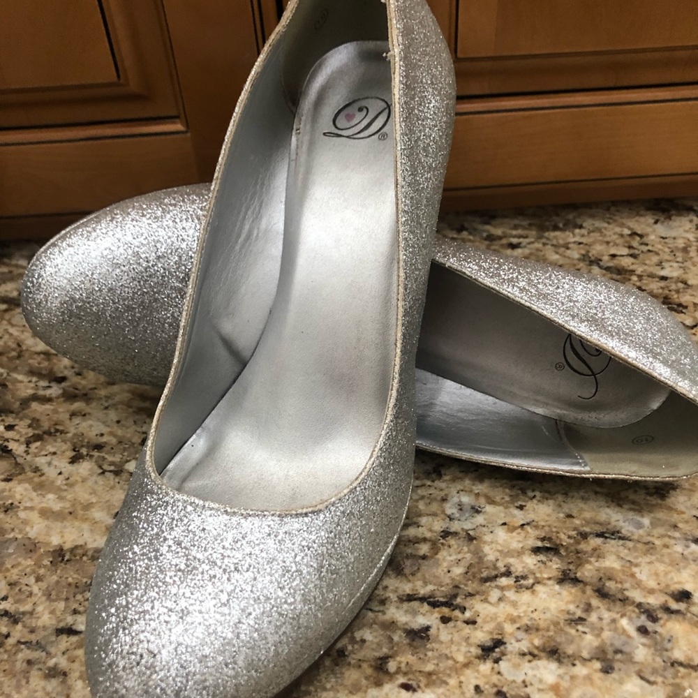 Silver glitter size 10 heels